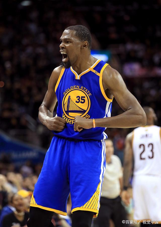 亚历山大·沃尔科维奇：场均得分与进球领跑联盟（亚历山大·沃尔科维奇：场均得分和进球数均居联盟榜首）