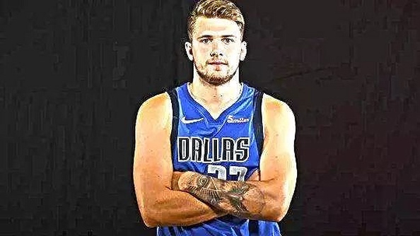 越南女足遭遇离谱误判，东南运决赛点球不敌菲律宾遗憾丢冠（争议判罚成转折，越南女足东南运决赛点球负菲律宾痛失桂冠）