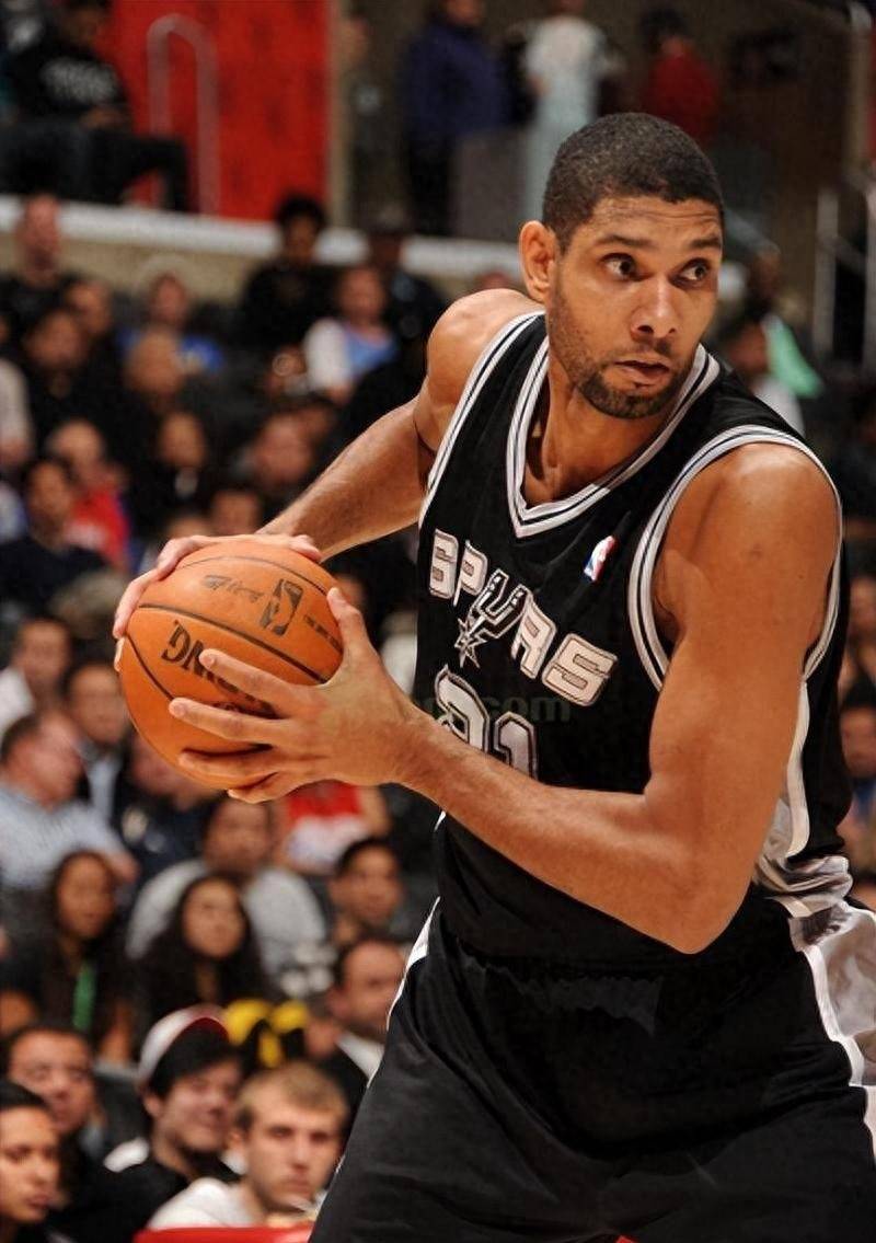 巴萨vs马竞：莱万PK阿尔瓦雷斯；佩德里、赫拉德-马丁首发（巴萨战马竞：莱万对决阿尔瓦雷斯，佩德里与赫拉德-马丁先发）