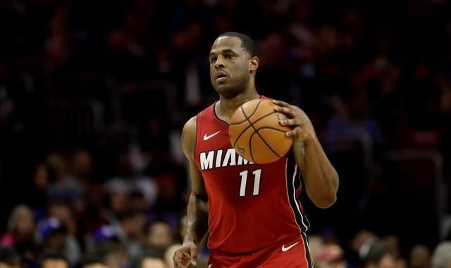 特雷·杨下放背后的原因分析（特雷·杨被下放的原因深度解读）