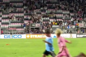 足球比赛的节奏掌控技巧（如何掌控足球比赛节奏）