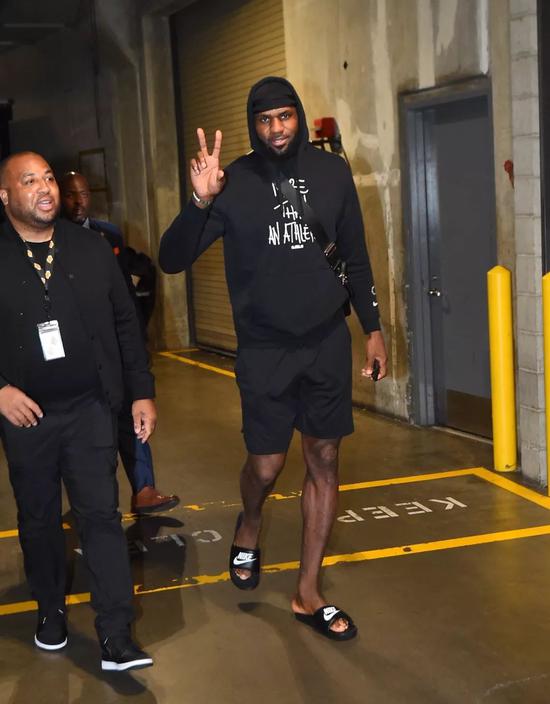 ESPN：曼联冬窗后期再决定齐尔克泽未来，目前尚未有报价（ESPN：曼联拟在冬窗后期拍板齐尔克泽去留，暂未出价）