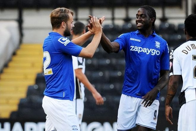 杨瀚森本周飞行距离高达13791公里，在飞机上度过了近27小时（杨瀚森一周飞行里程达13791公里，空中耗时近27小时）