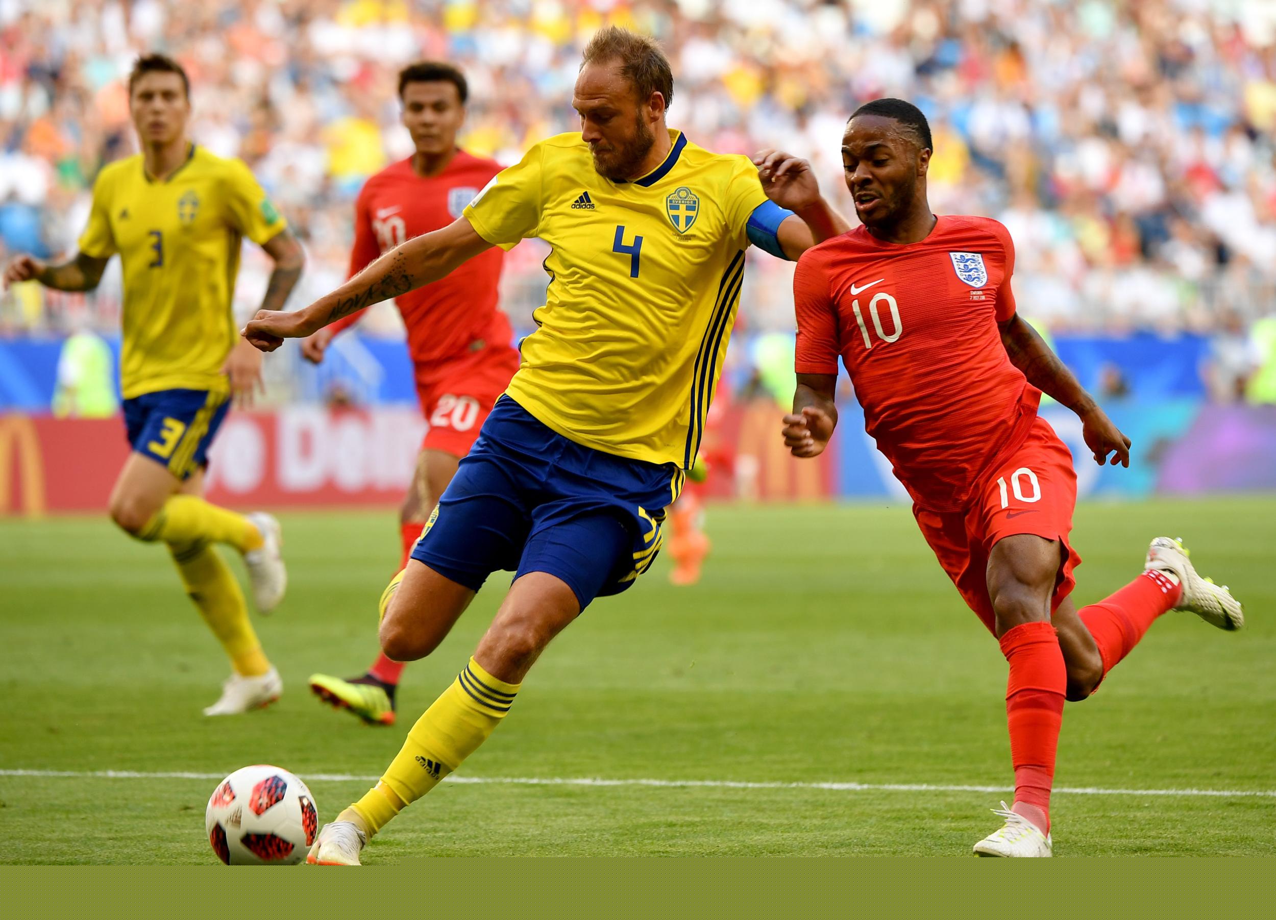 “混合脸谱”挑战来袭🔥是什么照片让小图拉姆笑出屏...（混合脸谱挑战上线：哪张照片让小图拉姆笑翻屏幕？）