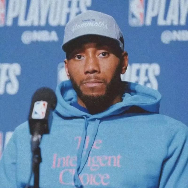 NBA湖人主场获胜，詹姆斯砍下高分（湖人主场告捷，詹姆斯轰下高分）