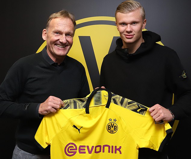 埃及队非洲杯大名单：萨拉赫、马尔穆什领衔，特雷泽盖入选（埃及国家队非洲杯名单出炉：萨拉赫与马尔穆什压阵，特雷泽盖入围）