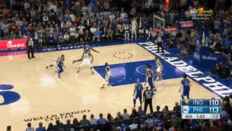 型男登场！76人球员入场穿搭秀，灯光摄像齐备（潮男亮相！76人球员入场造型秀，灯光摄影一应俱全）