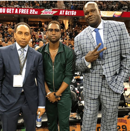 足球国足备战进入冲刺阶段，全队封闭训练（国足备战进入冲刺期 全队展开封闭集训）