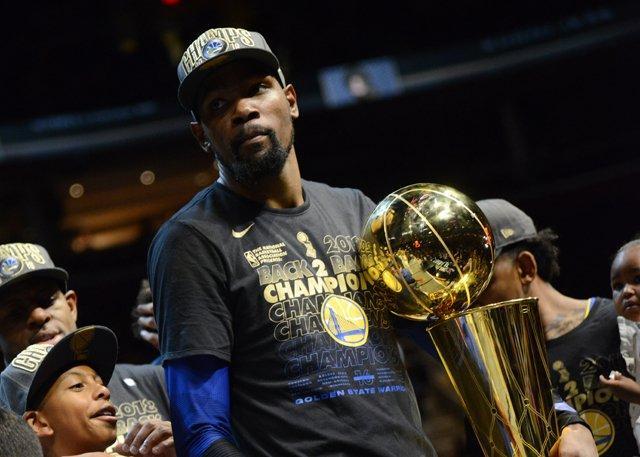 法国客战阿塞拜疆：埃基蒂克、恩昆库首发，舍瓦利耶出战（法国客场对阵阿塞拜疆：埃基蒂克、恩昆库先发，舍瓦利耶登场）