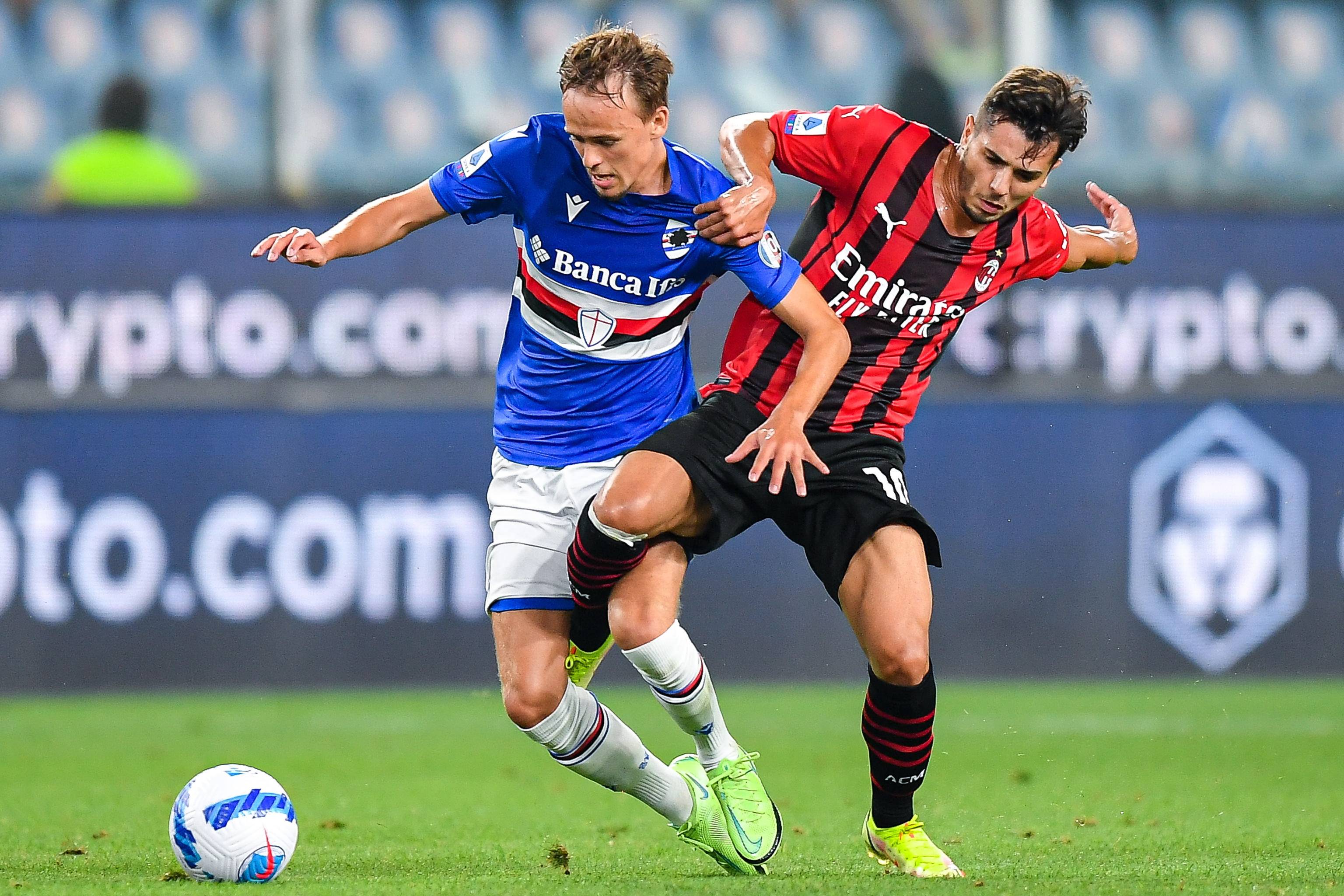 C罗中场休息时对裁判表达不满，讽刺道：你吹得太好了（半场哨响后C罗不满判罚，当面挖苦裁判：你吹得真棒）