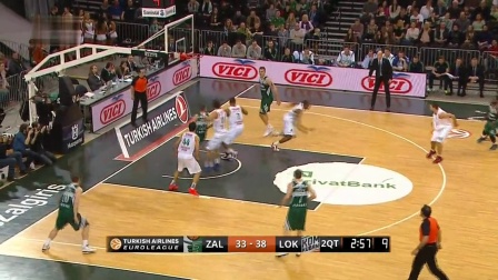 伊涅斯塔：中场球员当教练更能掌控全局，小法现在做得非常好（伊涅斯塔：中场出身的教练更易把控全局，小法执教表现出色）