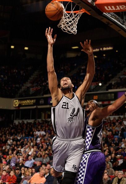 伯纳乌的嘘声？贝林厄姆：我理解，球迷花了很多钱来看比赛（贝林厄姆谈伯纳乌嘘声：理解球迷，他们花了很多钱来看球）