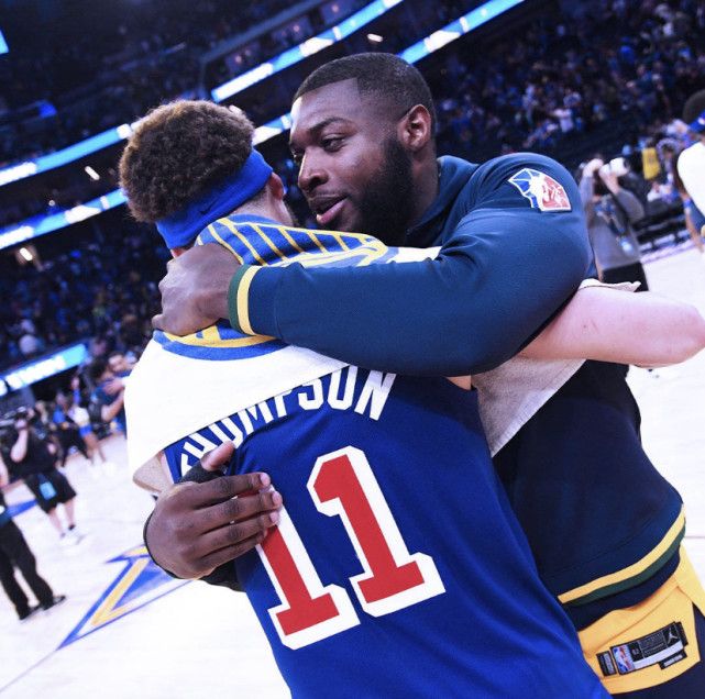 势头还没停！沃特森单臂劈扣 掘金24-3再次打停爵士（气势不减！沃特森单臂重扣 掘金再轰24-3打停爵士）