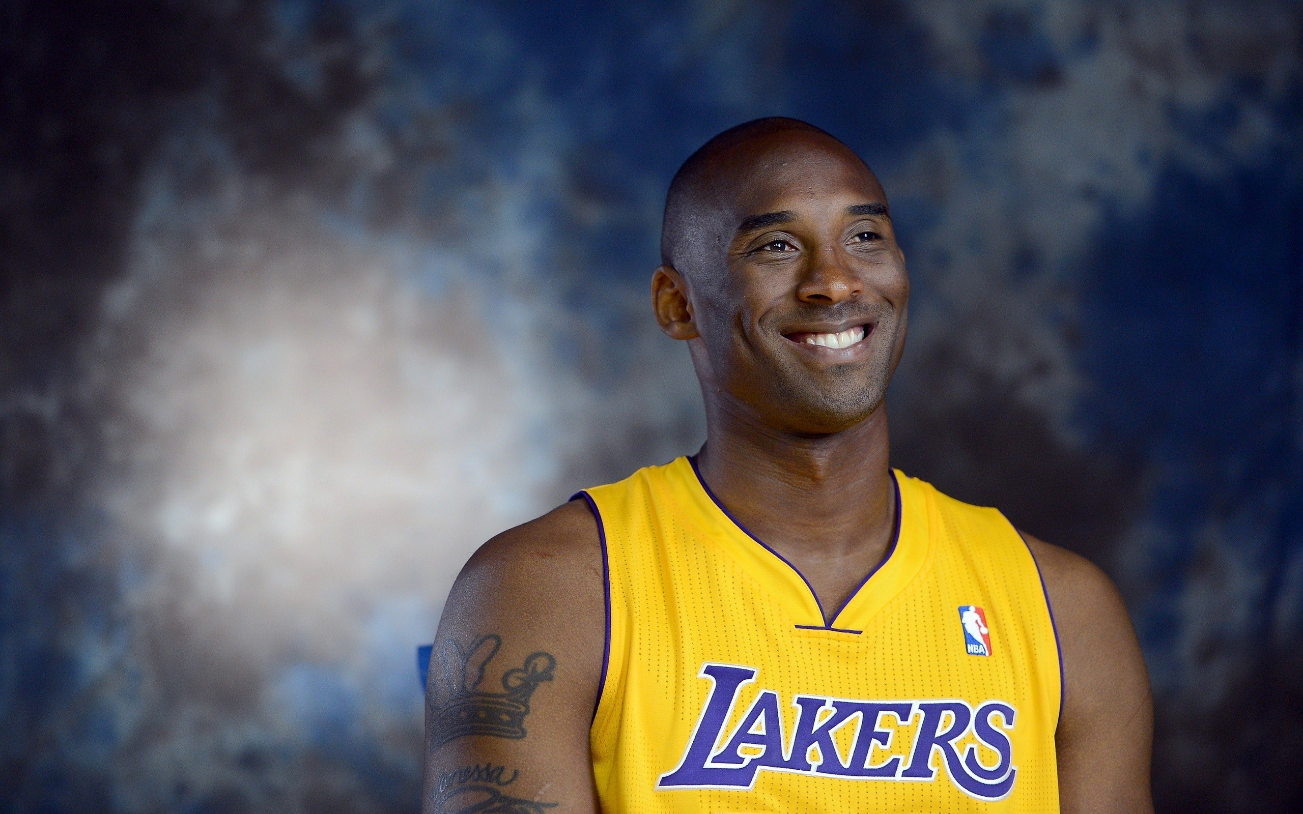 翻修球场，“连滚带爬”为的是“从从容容”（球场翻修：先“连滚带爬”，后“从容不迫”）