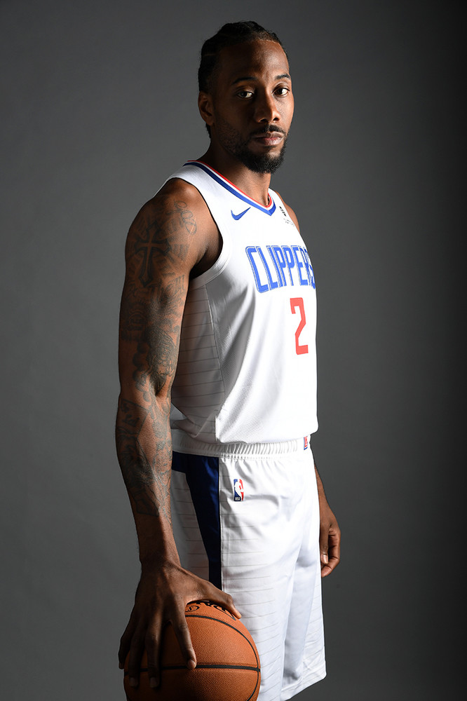 门票最低130镑，记者揭秘亚马尔母亲晚宴：她不愿过多谈论儿子（门票起价130镑，记者探访亚马尔母亲晚宴：她不愿多谈儿子）