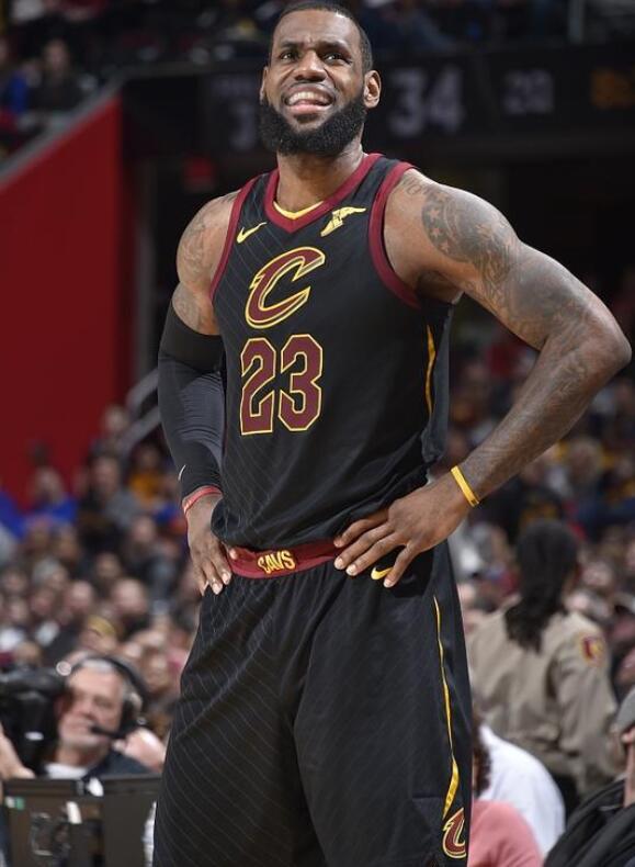 都体：弗拉霍维奇可能缺席尤文20场比赛，包括多场关键战役（都灵体育报：弗拉霍维奇或缺席尤文20场，多场关键之战成疑）