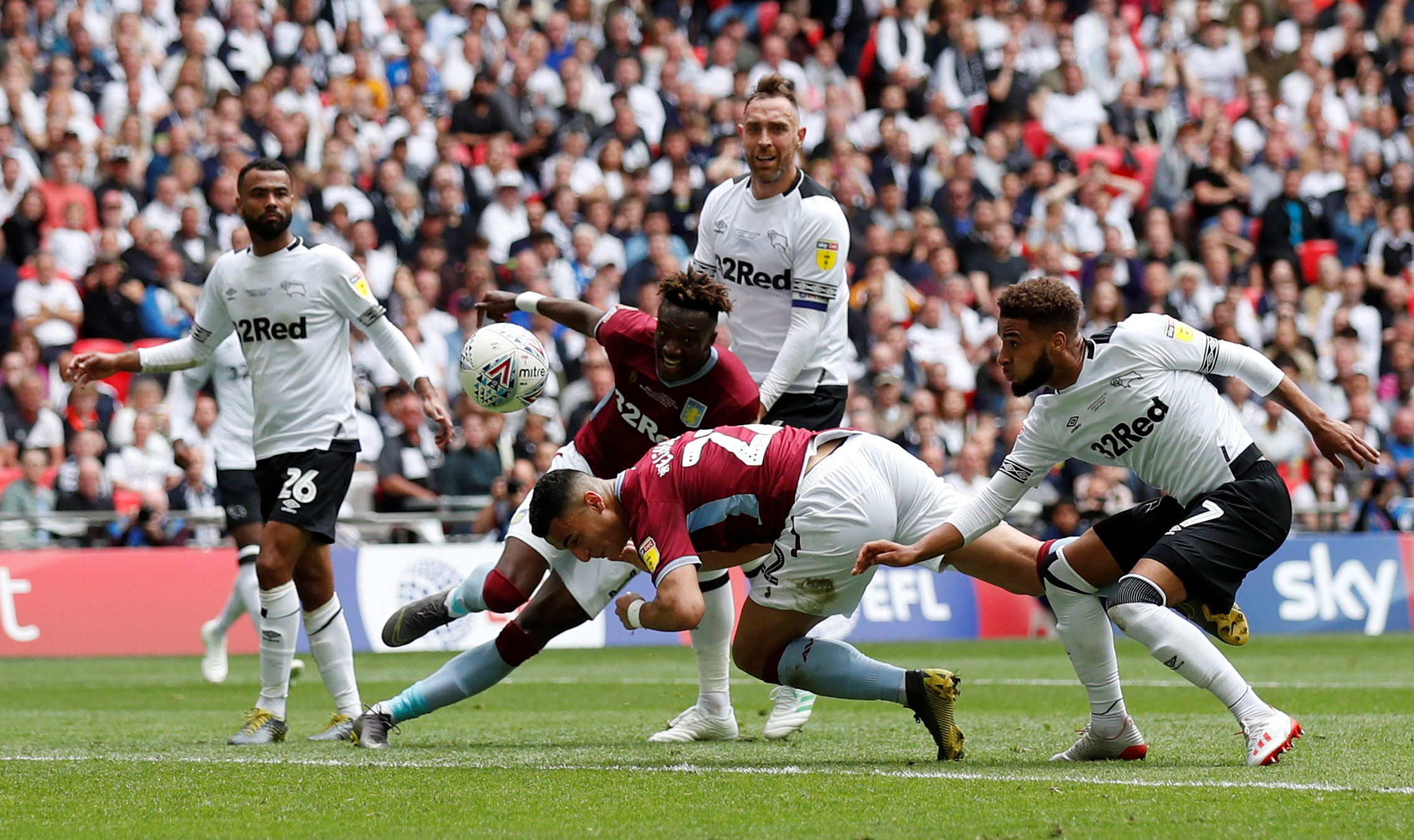 生涯得分新高！沃尔什全场投篮8中8，砍下22分7板3助2断（沃尔什8投全中手感火热，轰22分7篮板3助攻2抢断，刷新生涯得分新高）