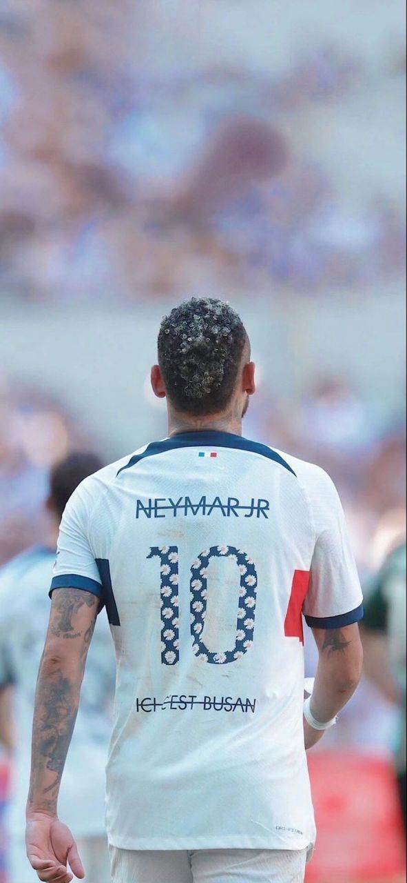 RMC体育：马赛球迷抗议法超杯在科威特举行，决定抵制比赛（RMC体育：因法超杯移师科威特，马赛球迷宣布抵制）