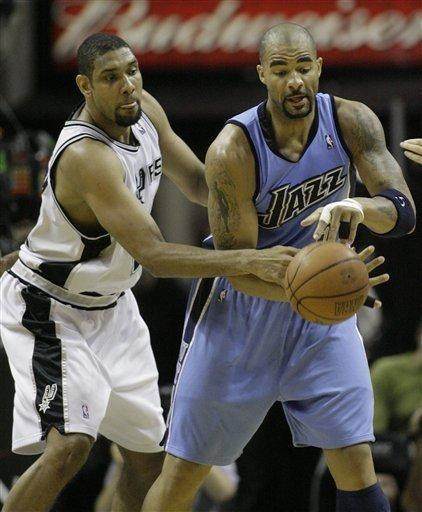 拜亚：C罗是所有人的榜样；大罗就像野兽各方面都远超常人（拜亚：C罗堪为众人楷模；大罗如猛兽般全方位超越常人）