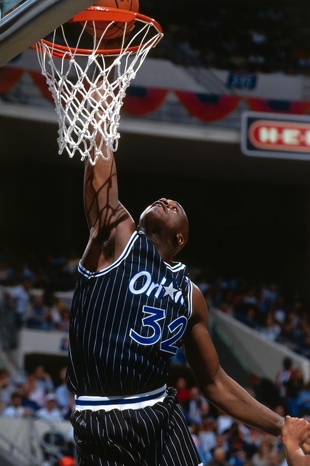 孔帕尼：格纳布里无法参加比赛，很欣赏弗莱堡稳定的战术风格（孔帕尼：格纳布里将缺席比赛，称赞弗莱堡战术稳定）